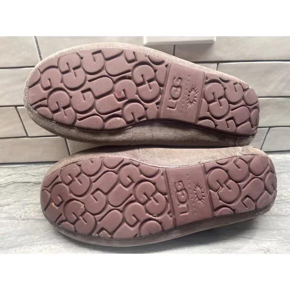 UGG Brett Taupe Moccasin Slippers Sheepskin Suede 1005531 Womens 9 (1c45) - Picture 6 of 7
